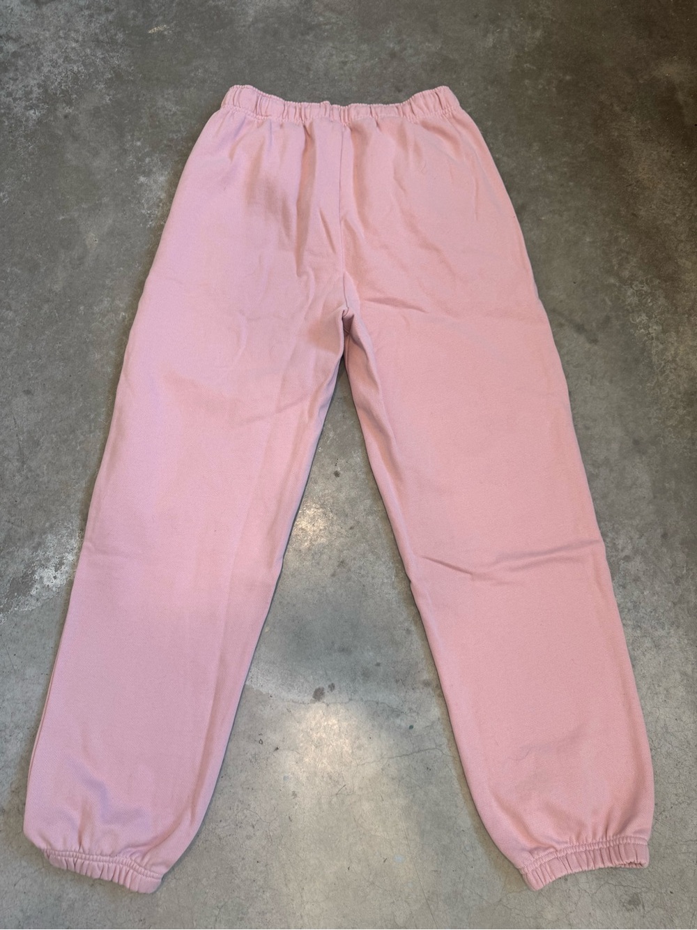 38. ALO accolade Joggers Sweatpants in Vintage pink - Picture 6 of 6